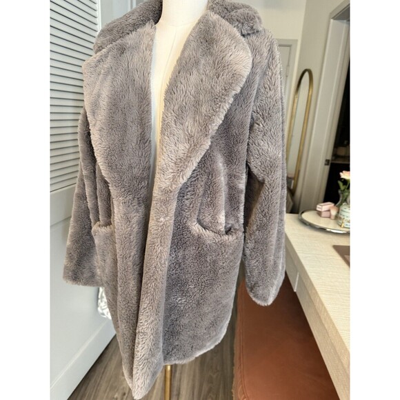 Blank NYC Jacket Faux Fur Gray Oversized Collared Pockets Lined Hook Close Sz M - Picture 6 of 6